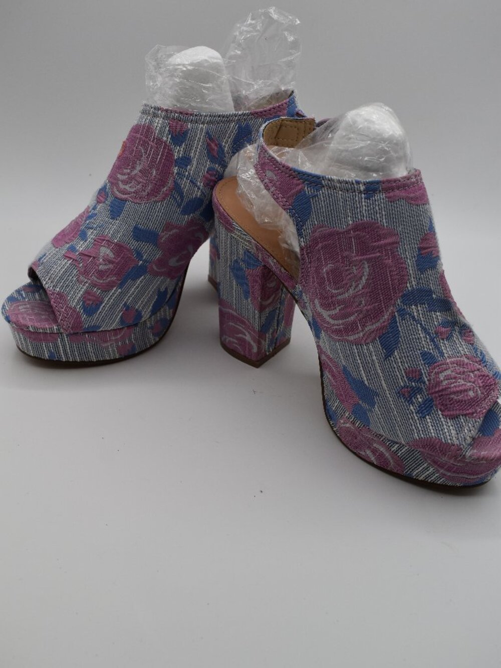 7.5 Floral Denim Platform by Yoki Peep Toe Block Heel Sandals with Box